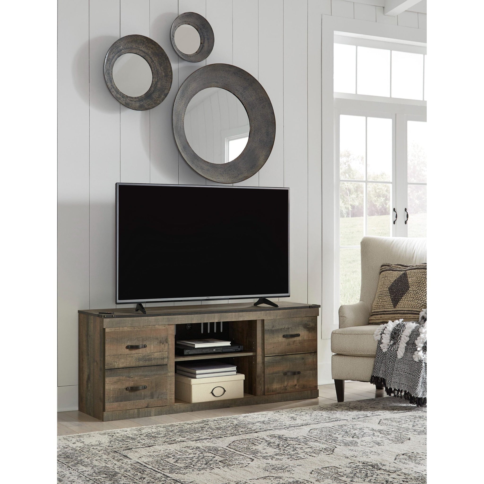 Ashley EW0446-268 Trinell60"